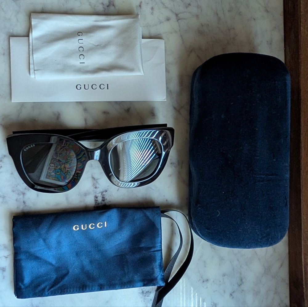 Gucci Black Sunglasses with Gold Accents - Picture 6 of 9